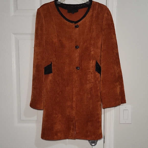 O'Neill Design Jackets & Blazers - Elegant Women's Brown Teddy Jacket with Black Details
